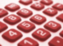 Калькулятор КПД с красными резиновыми кнопками